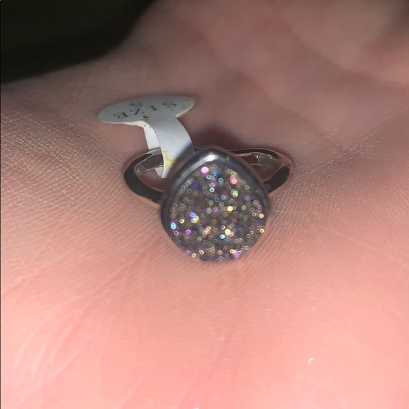 NWT Sparkly Fragrant Jewels Ring - Size 5 - Picture 3 of 3